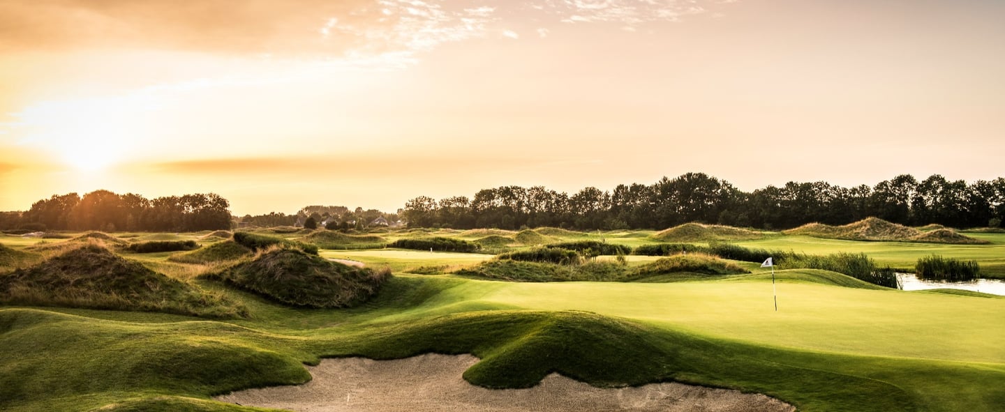 Hole 10 Green; rough  bunker;  2015 SvS 10-2-1